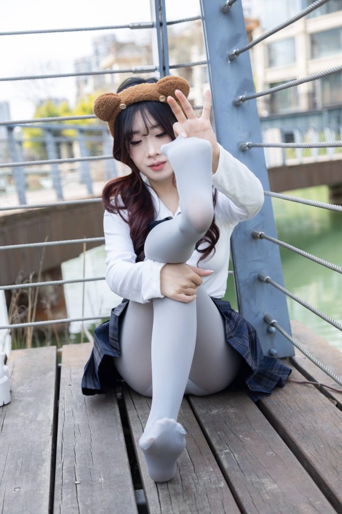 丝恋摄影 009期：厚灰丝，白皮鞋，玛丽珍，jk短裙[283P/1V/3.19G]插图1