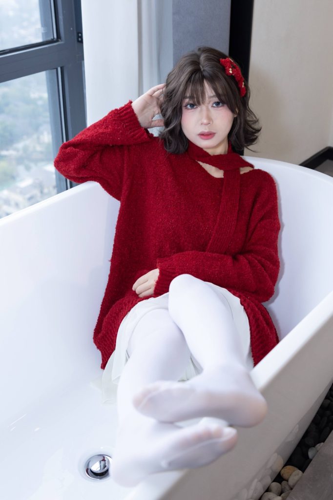 010期：厚白丝，白板鞋，红毛衣