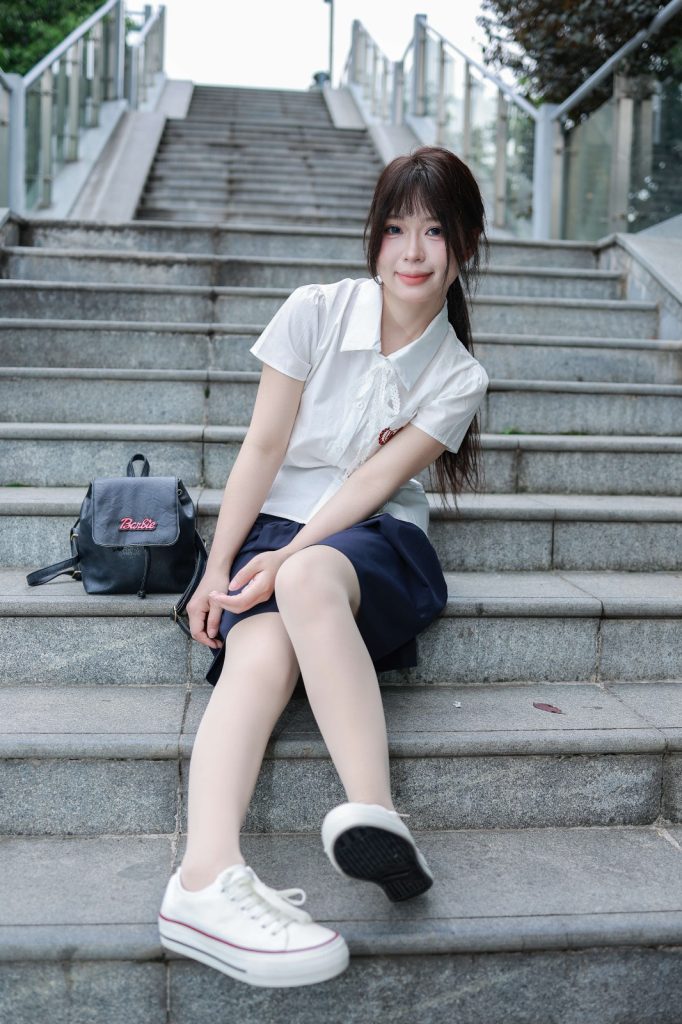 016期：薄肉丝，白板鞋，小短裙