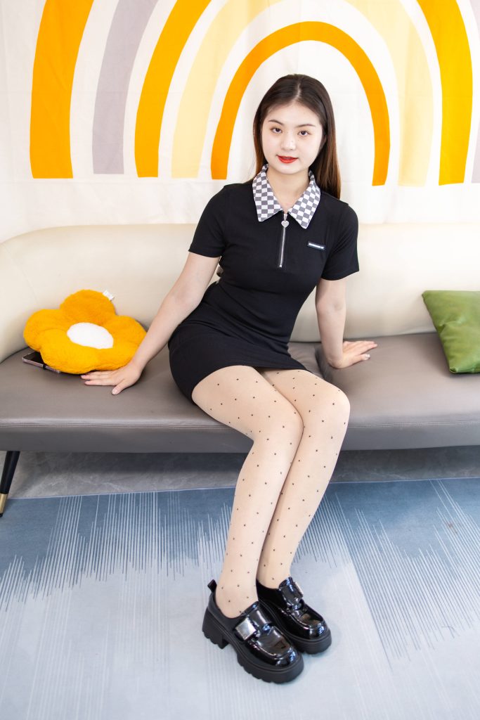 073期：斑点肉丝，小皮鞋，紧身黑裙