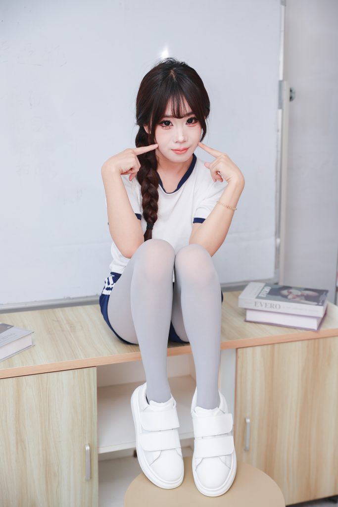 129期：厚灰丝，乐福鞋，蓝白水手服