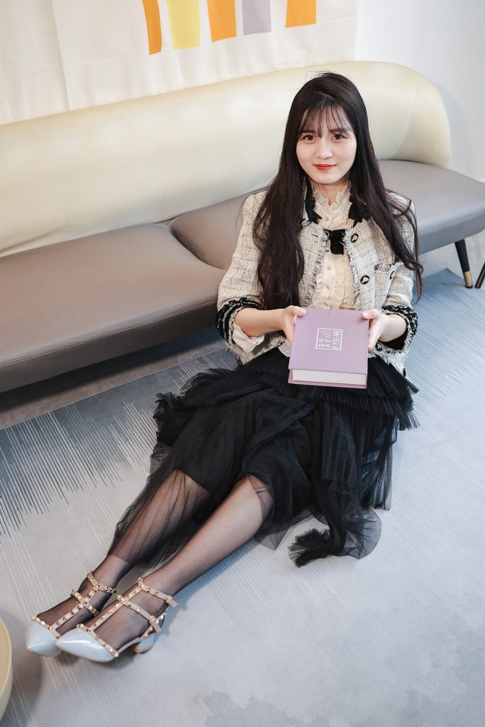 123期：薄黑丝，高跟鞋，黑色蓬蓬裙