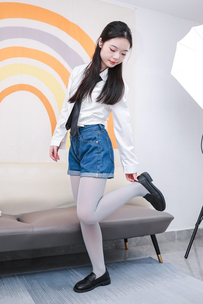 157期：厚灰丝，乐福鞋，牛仔短裤