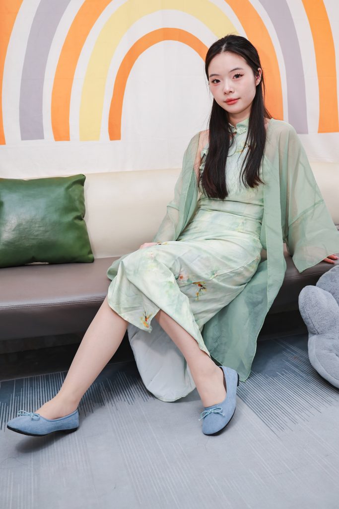 154期：薄肉丝，古风汉服，蓝色绣花鞋